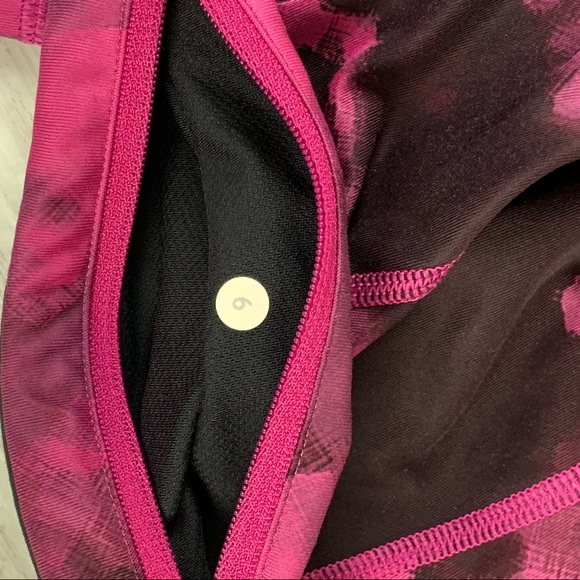 Lululemon Pink and Black  Crop Leggings 6 - Picture 6 of 7